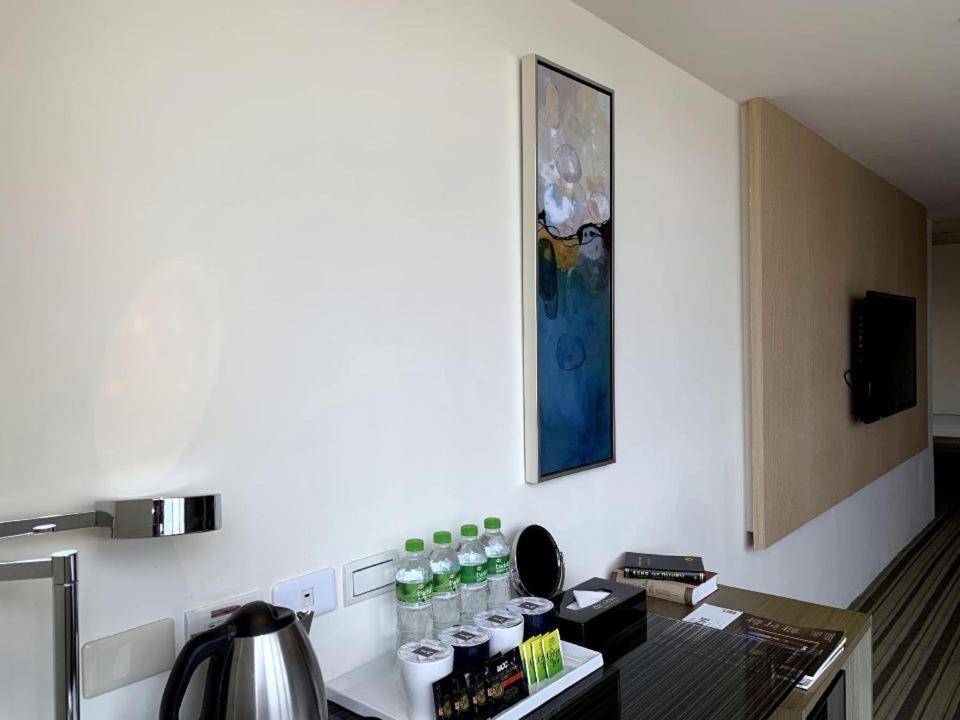 De Reve Express Hotel Chiayi City Exterior photo