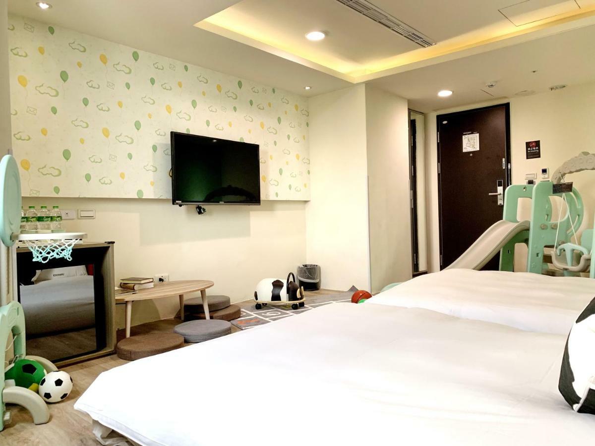 De Reve Express Hotel Chiayi City Exterior photo